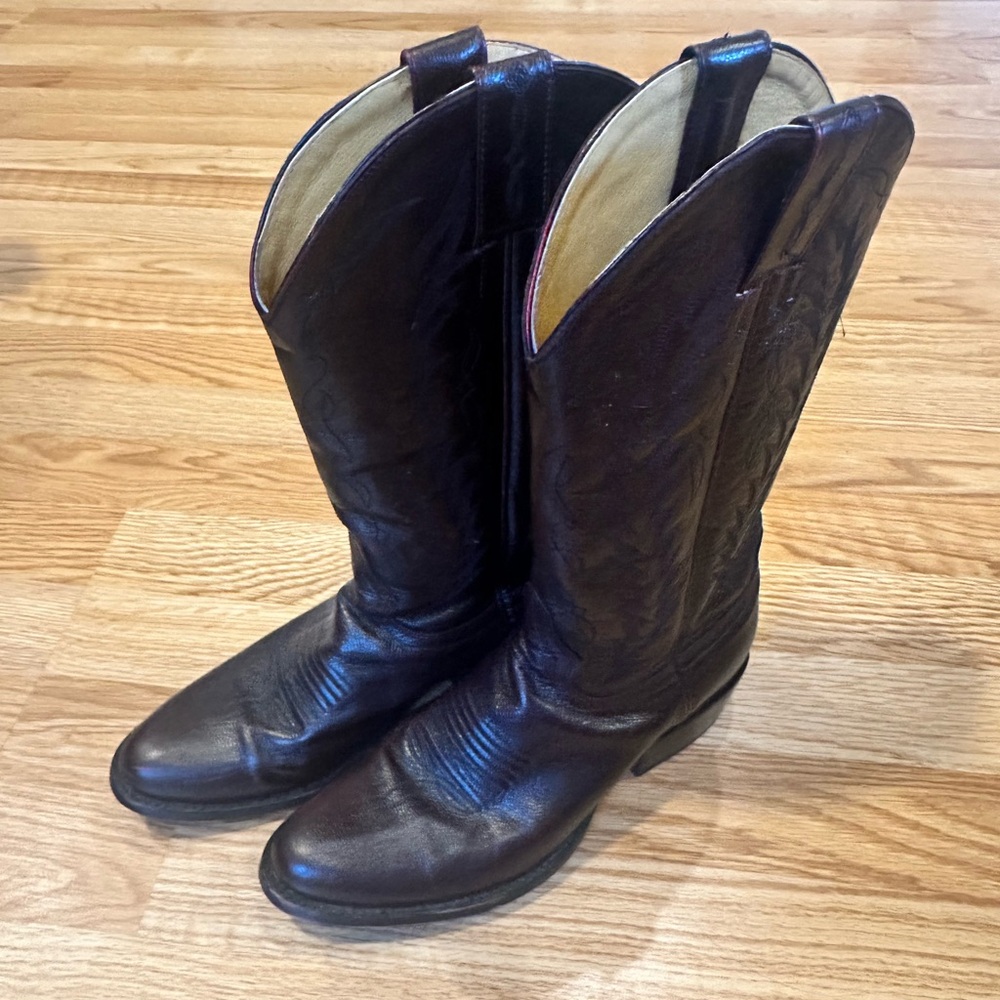 Brown Leather Western Boots with Pointed Toe